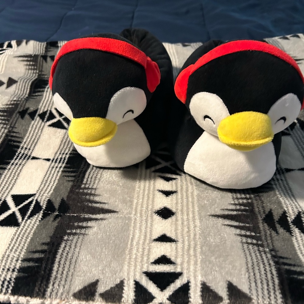 Penguin Slippers with Red Earmuffs w9 m7 - Picture 2 of 5